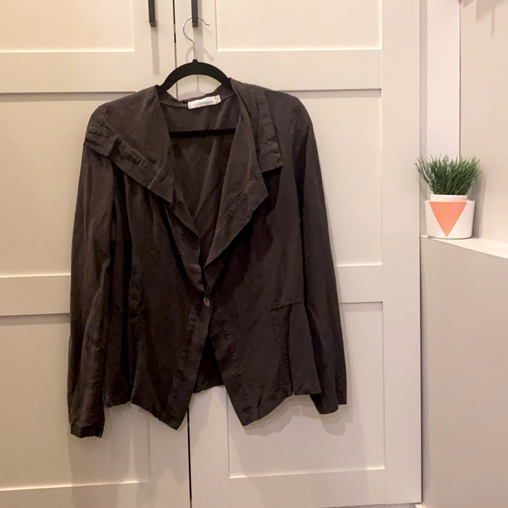 Light linen one button blazer